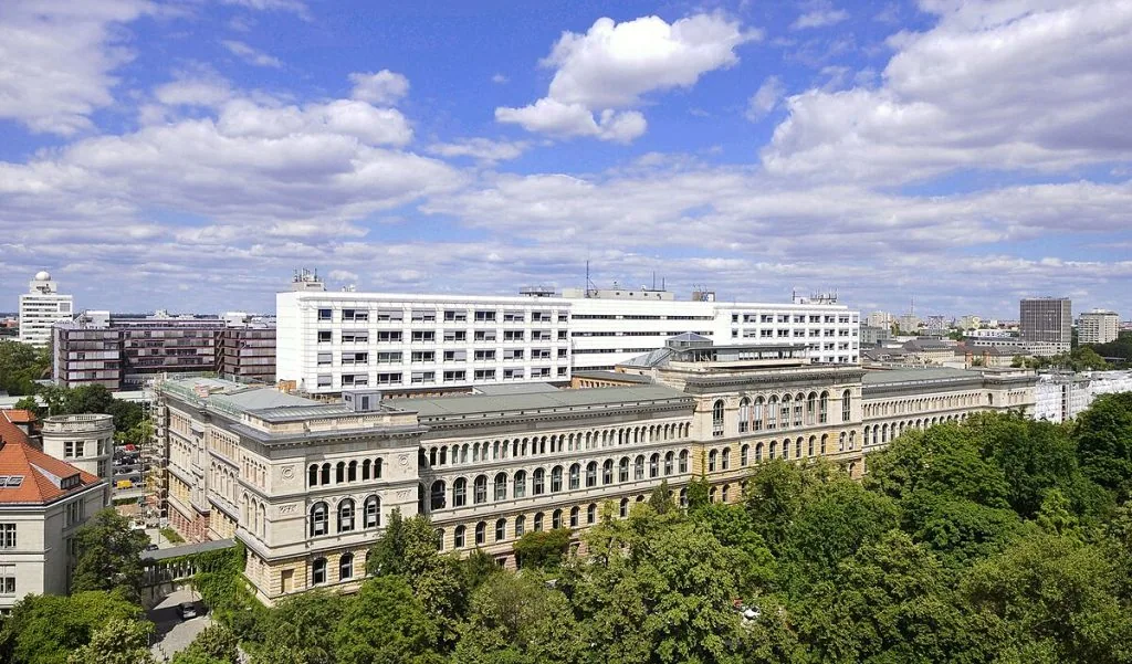 Technische Universität Berlin, TUB, Hauptgebäude | YES Germany | YES Germany Technische Universität Berlin, TUB, Hauptgebäude